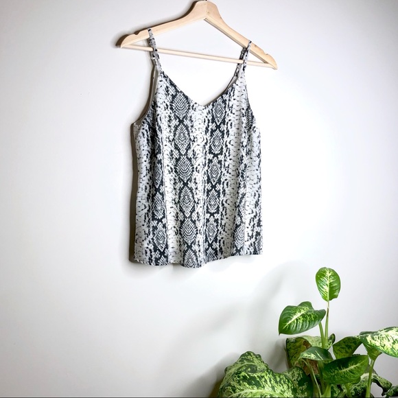 Japna Tops - Japna Snake Skin Print White Black V Neck Tank